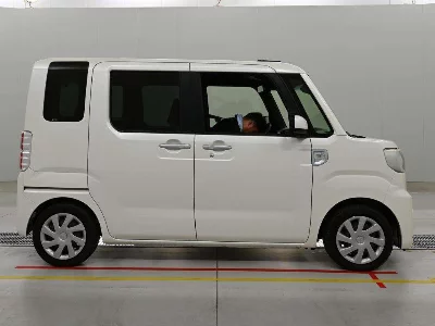 Toyota Pixis Mega