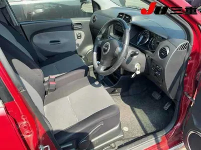 Daihatsu Mira Avy