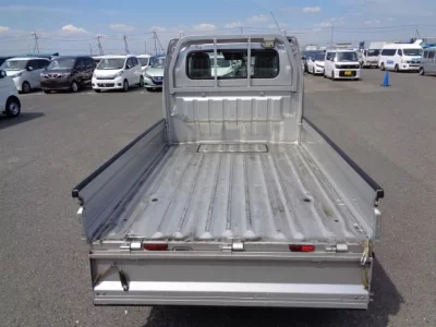Nissan NT100 Clipper