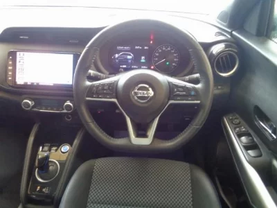 NISSAN KICKS