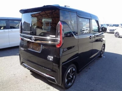 NISSAN ROOX