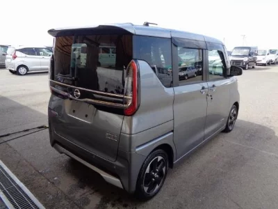 NISSAN ROOX