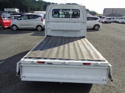 Nissan NT100 Clipper