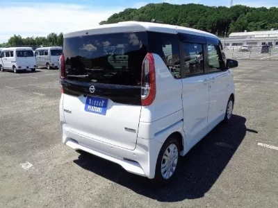 NISSAN ROOX