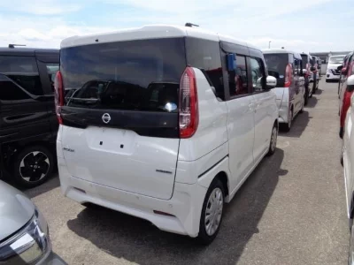 NISSAN ROOX