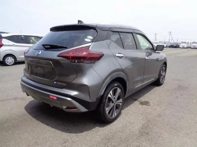 NISSAN KICKS