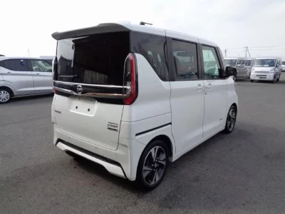 NISSAN ROOX
