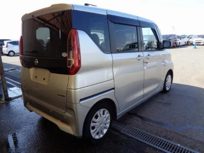NISSAN ROOX