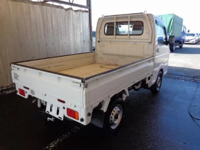 Nissan NT100 Clipper