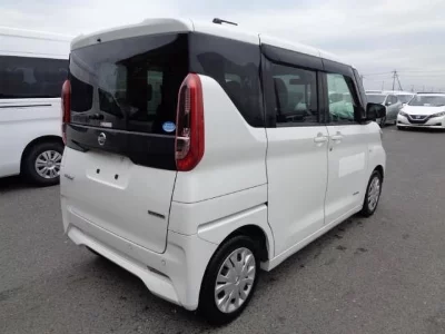 NISSAN ROOX