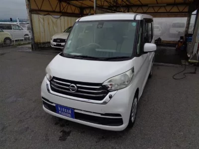 NISSAN DAYZ ROOX