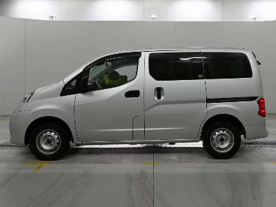 Nissan NV200 VANETTE VAN