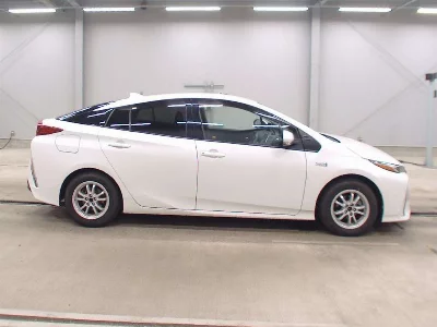 Toyota Prius PHV