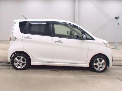 Mitsubishi ek Custom