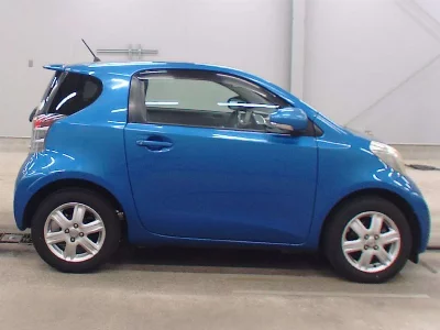 Toyota iQ