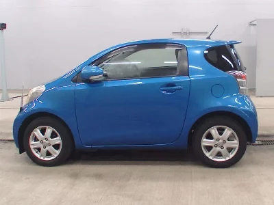 Toyota iQ