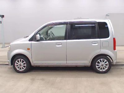 Nissan Otti