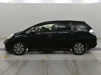 Honda FIT SHUTTLE HYBRID