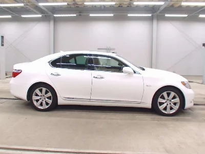 Lexus LS600h
