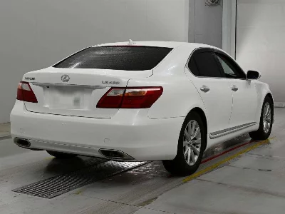 Lexus LS460L