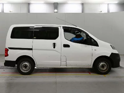 Nissan NV200 VANETTE VAN