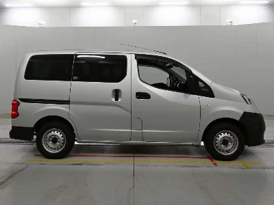 Nissan NV200 VANETTE VAN