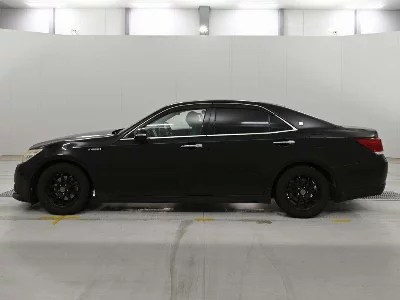 Toyota CROWN HYBRID