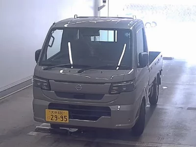 Nissan NT100 Clipper
