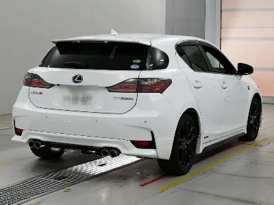 Lexus CT200h