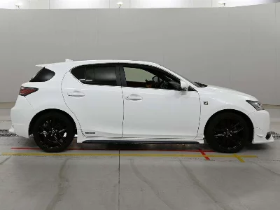 Lexus CT200h