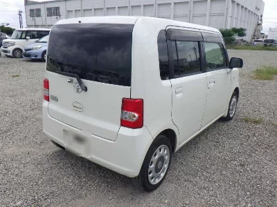 Toyota Pixis Space