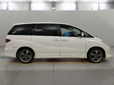 Toyota ESTIMA L