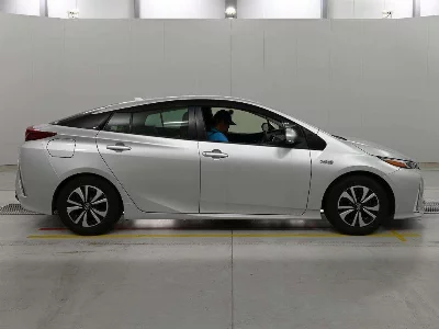 Toyota Prius PHV