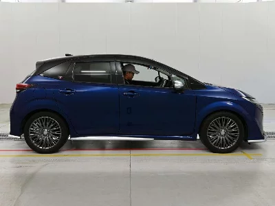 Nissan Aura