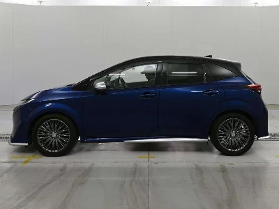 Nissan Aura