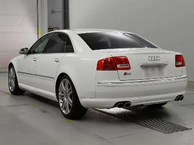 Audi S8