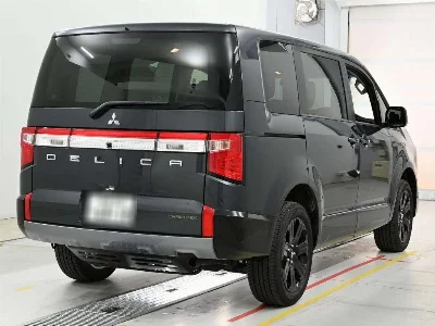 Mitsubishi DELICA D5