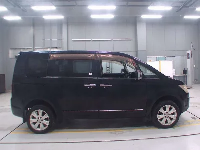 Mitsubishi DELICA D5