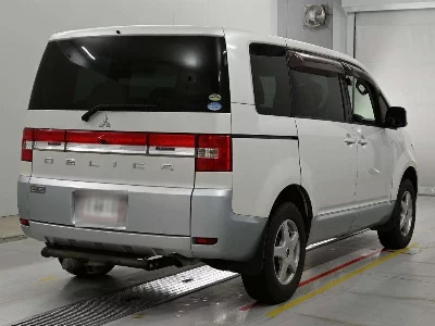Mitsubishi DELICA D5