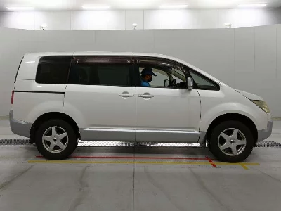 Mitsubishi DELICA D5