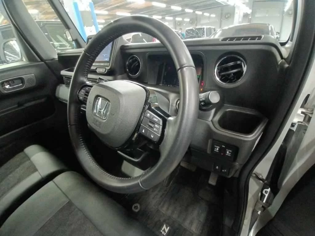 Honda N BOX CUSTOM  с аукциона в Японии