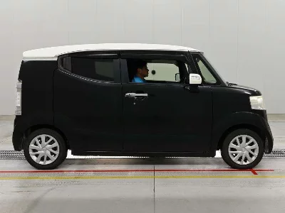 Honda N-Box Slash