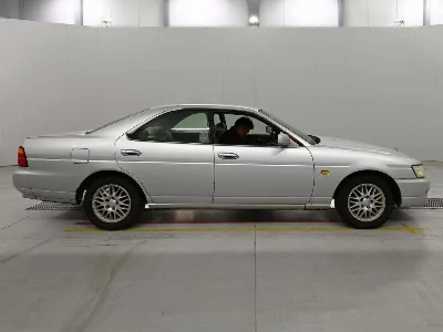 Nissan Laurel
