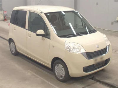 Daihatsu Esse