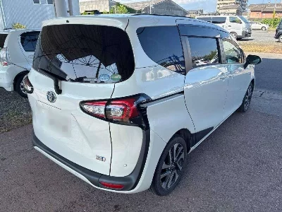 Toyota Sienta