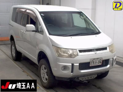 Mitsubishi Delica D:5