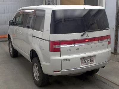 Mitsubishi DELICA D5