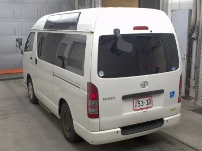 Toyota HiAce Van