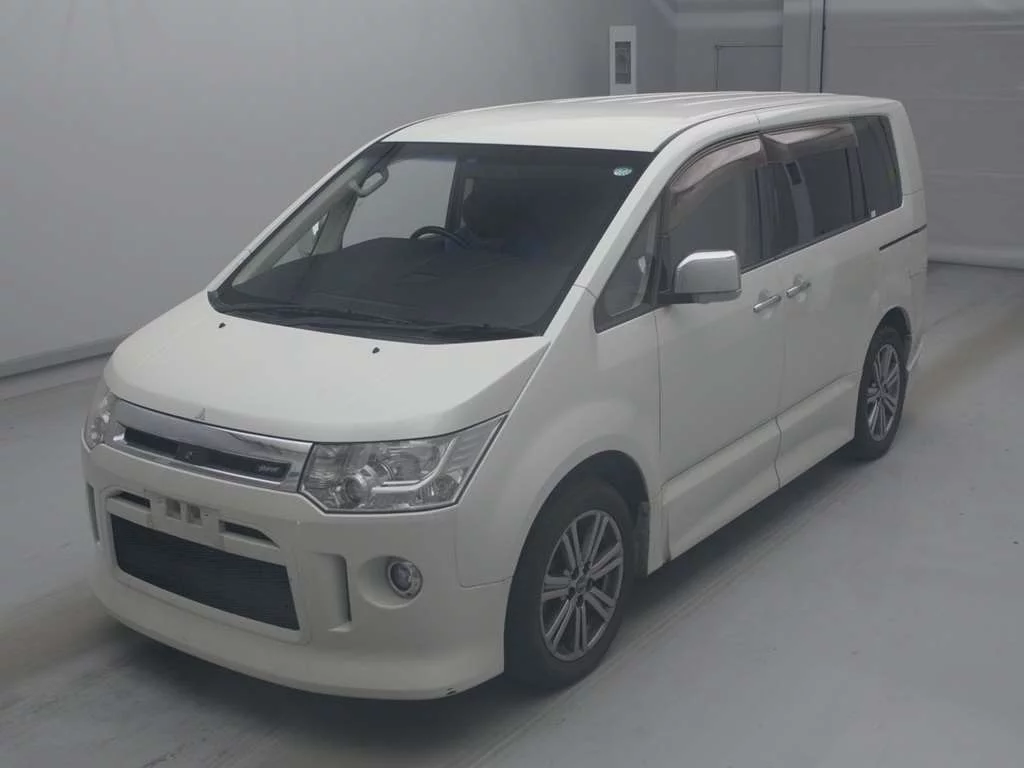 Mitsubishi Delica D:5  с аукциона в Японии