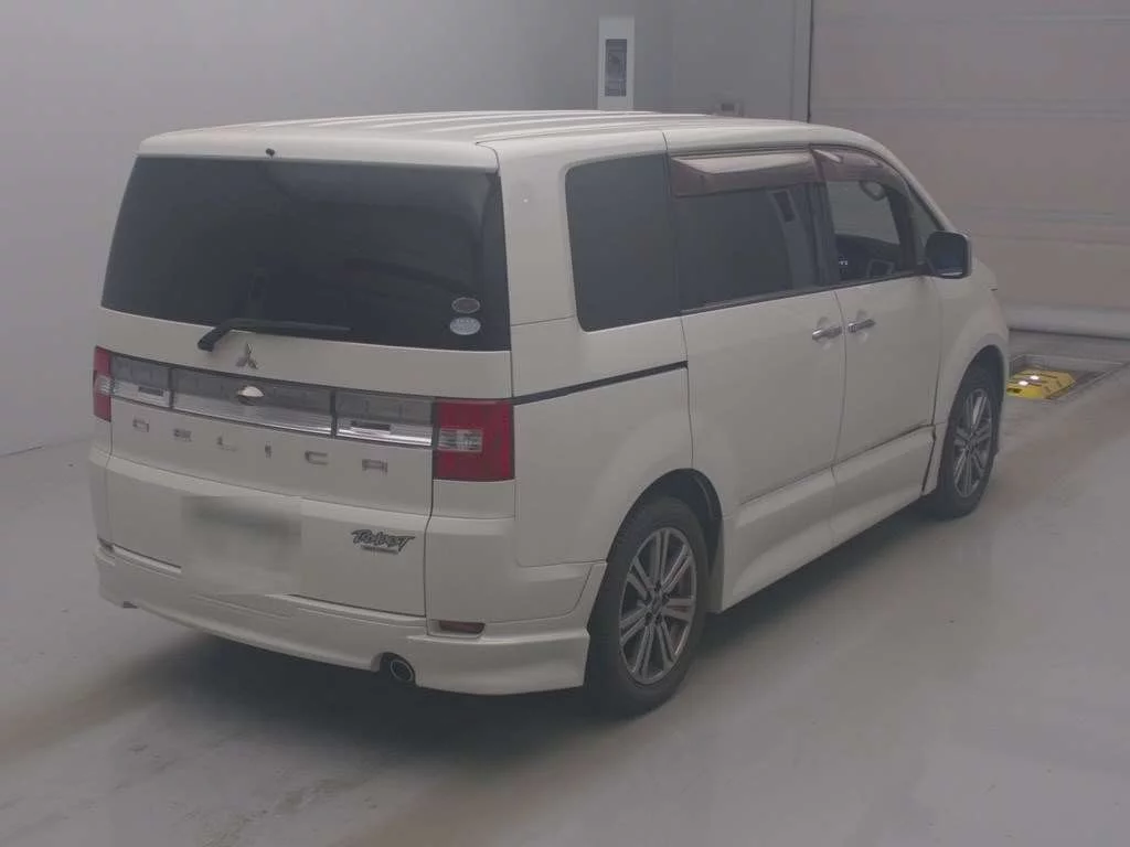 Mitsubishi Delica D:5  с аукциона в Японии